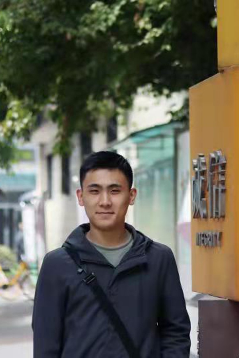 刘治宇-大.jpg